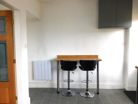 2 bedroom terraced house to rent - Photo 5