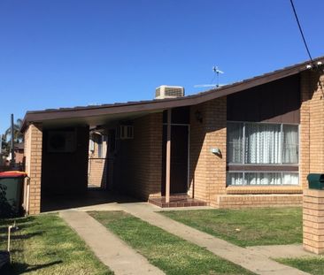 SOUTH TAMWORTH - Spacious Duplex with Yard - Photo 1