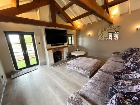 4 bedroom barn conversion to rent - Photo 3