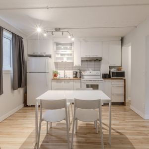 Des Cèdres 3 ½ Entièrement Meublé à Louer Limoilou Juillet 2026 - Photo 3