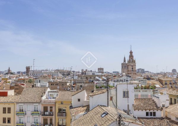 Excellent 3 Bedroom apartment for rent in El Carmen, Valencia