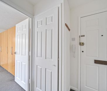 Studio to rent - Photo 6