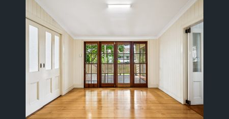 Fully Furnished Home in a Prestigious Coorparoo Pocket - Photo 2