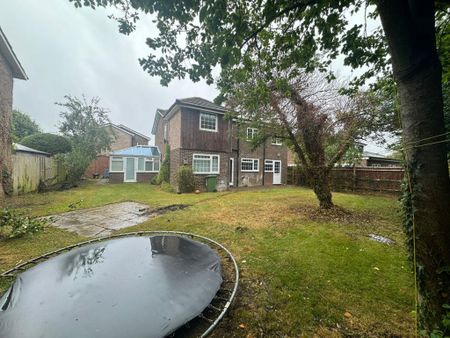 4 bedroom detached house to rent - Photo 3