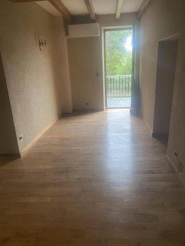 Location maison de village 3 pièces 95 m² à Saint-Salvadou (12200) - Photo 2