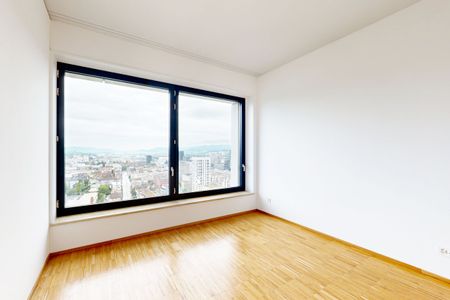 Living on the top floor with a view over Zurich - Photo 3