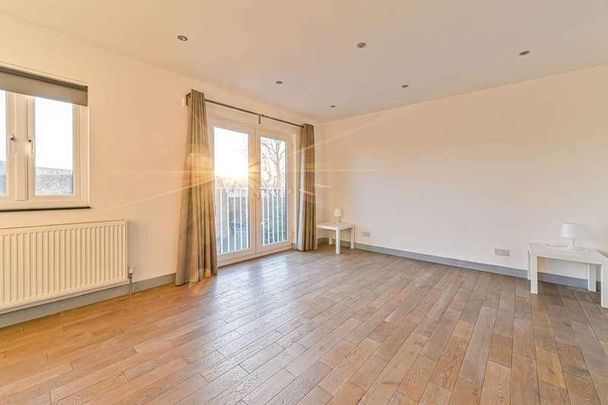 Frederick Crescent, Oval, SW9 - Photo 1