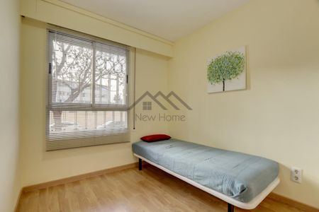 Piso de alquiler en Sant Pau - Photo 4