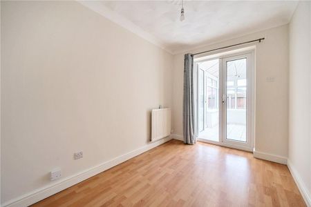 3 bedroom detached house to rent - Photo 3