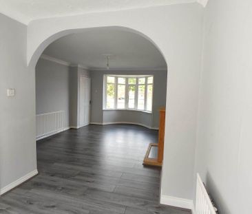 3 bedroom semi-detached house to rent - Photo 4