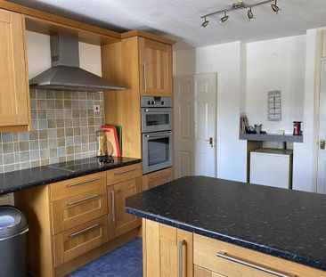 4 bedroom detached house to rent - Photo 6