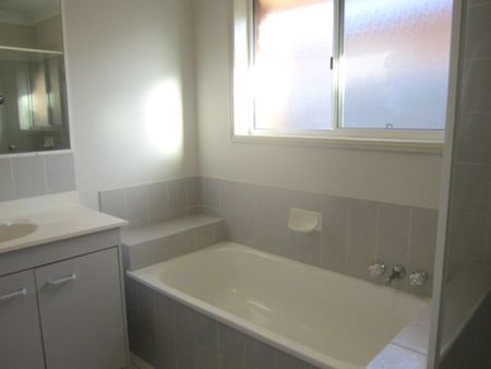 46 Kakadu Circuit, Zillmere QLD, Belconnen - Photo 3