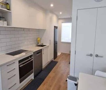 Modern 2 bedroom Townhouse! - Photo 2