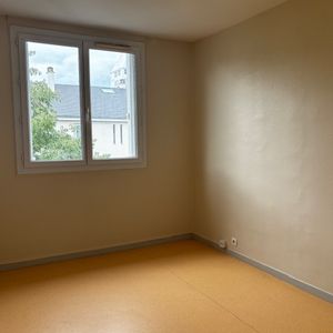 Appartement lumineux situé, proche des transports et commerces. - Photo 2