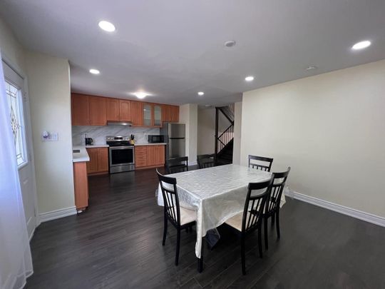 For Lease - 37 1/2 Cumberland Street, St. Catharines, Ontario - Photo 1