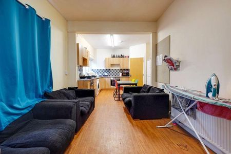 1 bedroom in a house share to rent - Photo 3