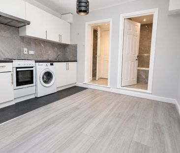 Woodside Green, London, SE25 5HU - Photo 2