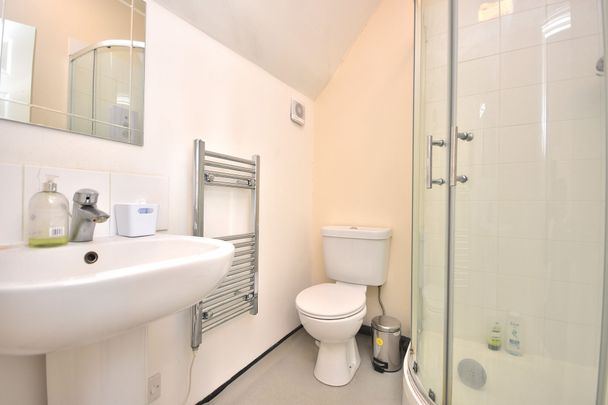 Water Lane, CM23, Bishop`S Stortford - Photo 1