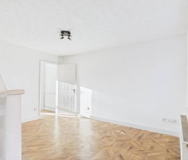 2 bedroom semi-detached house to rent - Photo 2