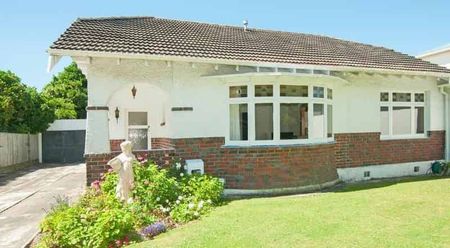 Family home at Ludlam Crescent - Photo 3