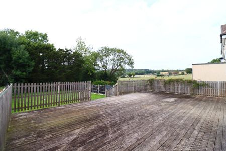 5 bedroom detached house to rent - Photo 3