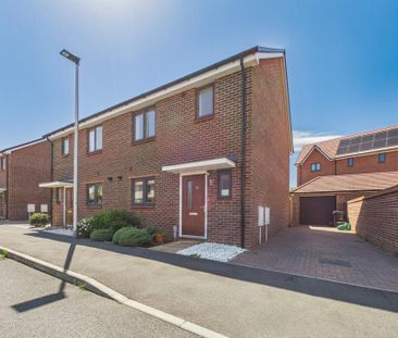 3 bedroom semi-detached house to rent - Photo 4