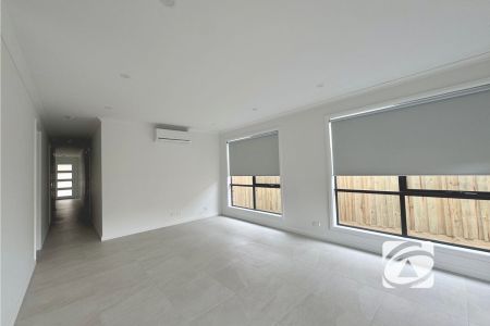 BRAND NEW MODERN HOME IN PERFECT LOCATION - Photo 5