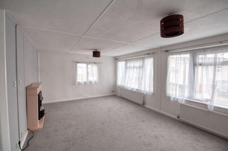 2 bedroom park home to rent - Photo 2