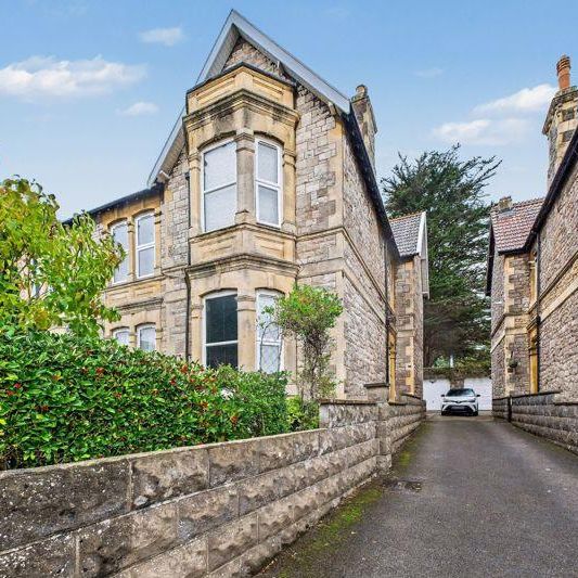 Mixed use to rent - Photo 1