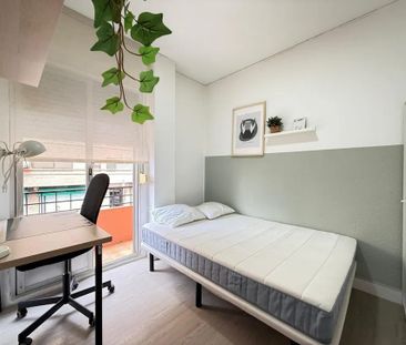 Avinguda de Peris i Valero, Valencia, Valencian Community 46004 - Photo 1