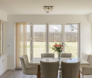 4 bedroom detached house to rent - Photo 4