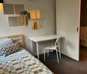 Luxury And Fully Furnished Student Accommodation - Photo 1