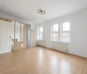 3 bedroom end of terrace house to rent - Photo 2