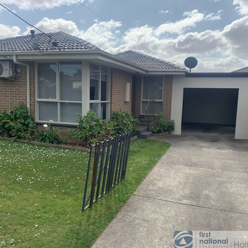 1/129 Mcfees Road, 3175, Dandenong Vic - Photo 2