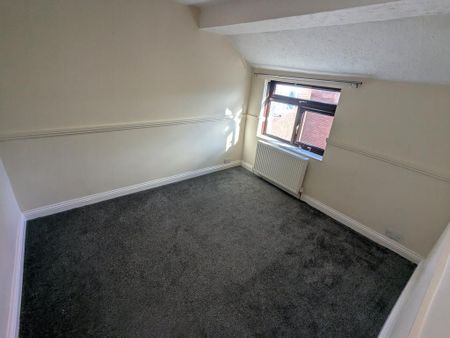 2 bedroom end of terrace house to rent - Photo 3