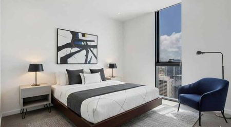 Alexandra Park - 2 Bedroom Spacious Apartment - Photo 2