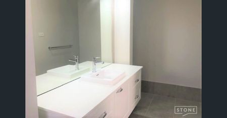 BEAUTIFUL REDBANK ESTATE HOME - Photo 5