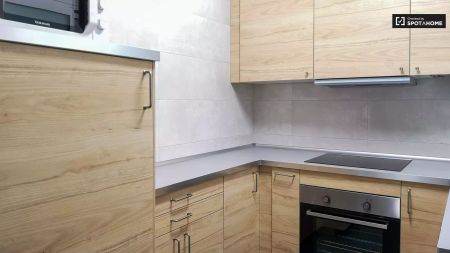 Single Bed in Cute rooms for rent in 4-bedroom apartment near Metro in central Eixample - Photo 3
