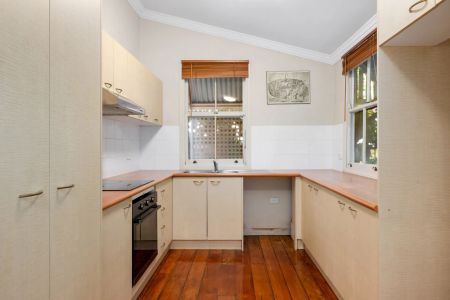 Charming Inner-City Home with Ducted AC & Solar! - Photo 5