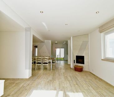 ESTORIL, Lisbon - Photo 2