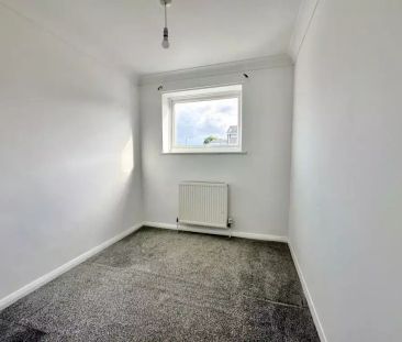 4 bedroom semi-detached house to rent - Photo 3