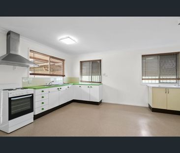 23 Kanangra Street, Redbank Plains, Qld 4301 - Photo 4