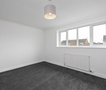 2 bedroom end of terrace house to rent - Photo 2