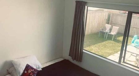 Charming 2BR Home in Pomare! - Photo 4