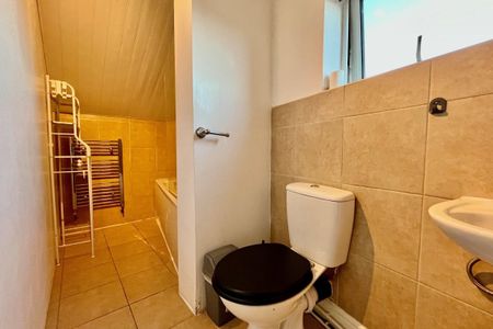 Bentley Lane, LEEDS - Photo 5