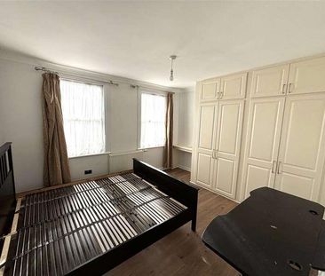 Spencer Road, Mitcham, Surrey, CR4 - Photo 6