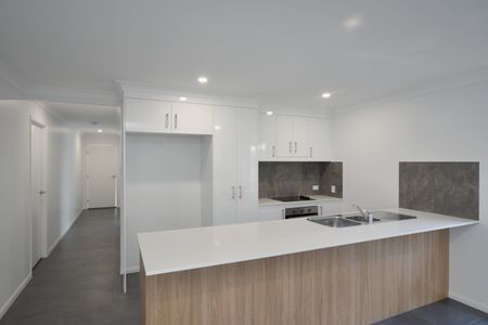 HOME IN POPULAR ESTATE! - Photo 2