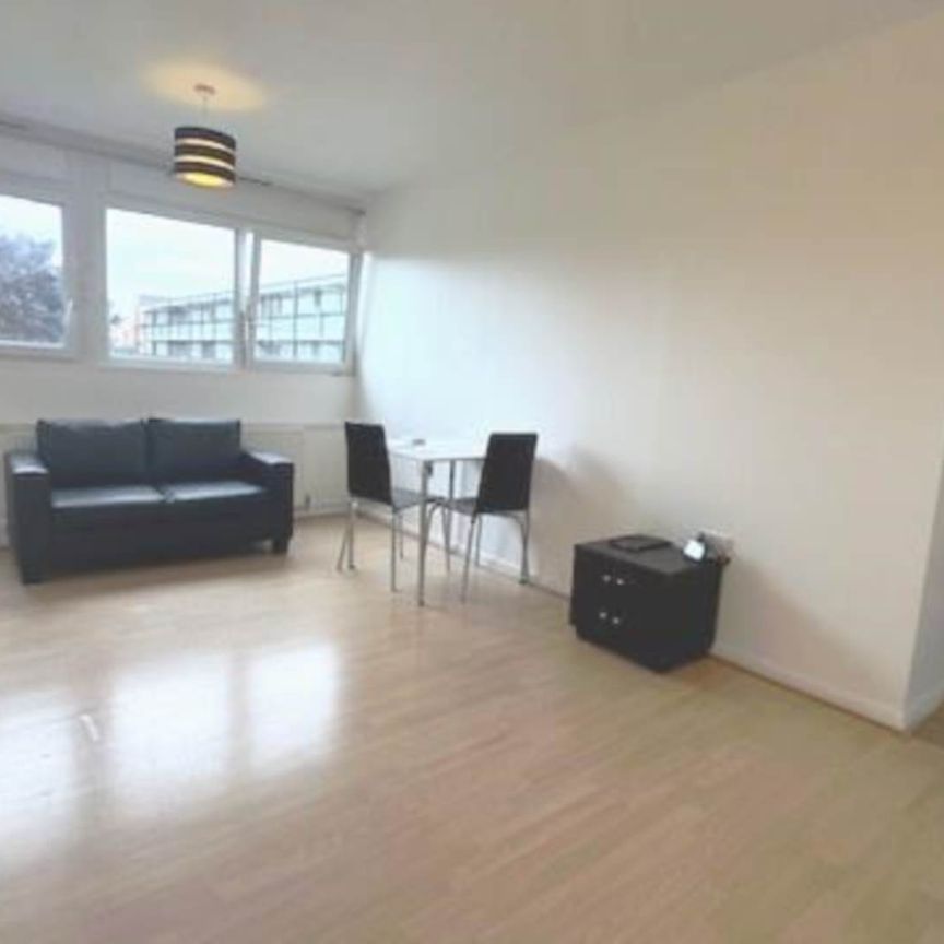 Dagmar Court, Island Gardens - Photo 1