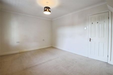 4 bedroom semi-detached house to rent - Photo 3