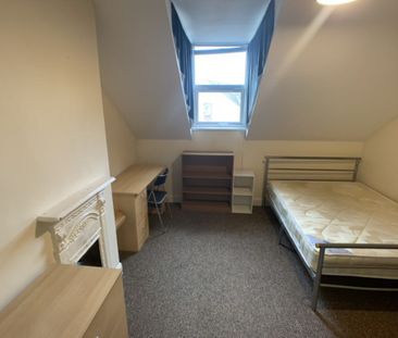 Feversham Crescent, Wigginton Road - P2111 - Photo 6